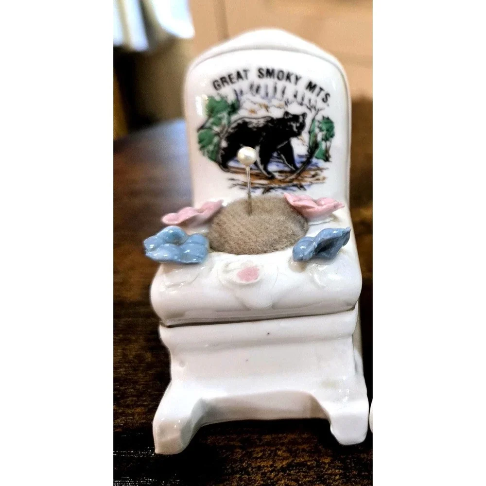 Vintage Souvenir Pin Cushion, porcelain Great Smoky Mtns bear logo rocking chair